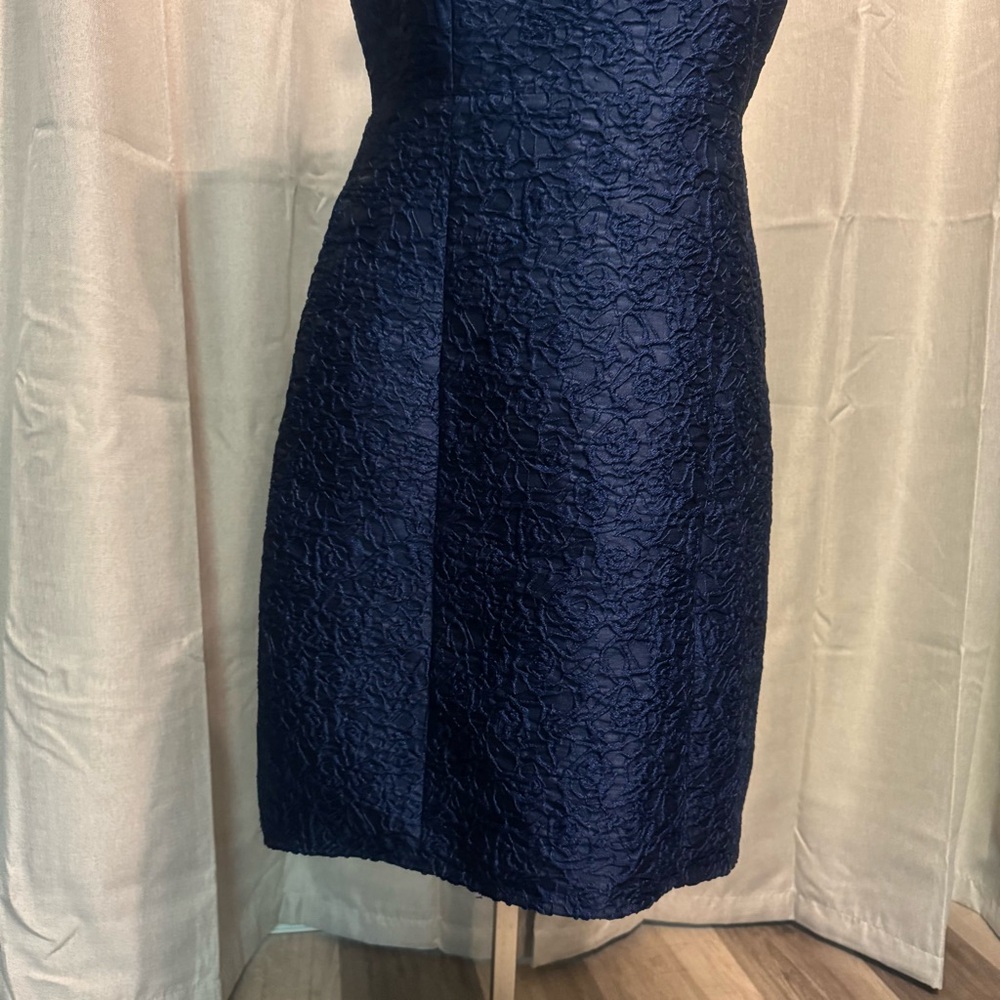 *NEW* HALSTON Heritage Indigo Floral
Jacquard Sleeveless High/Low Cocktail Dress - Picture 8 of 13